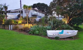 Whangaparaoa Lodge