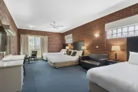 Burke and Wills Motor Inn Swan Hill - parking