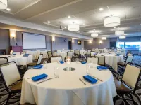Crowne Plaza Niagara Falls NY - Riverside فنادق في Grand Island