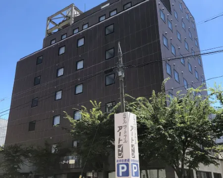 新潟站藝術酒店 新潟酒店