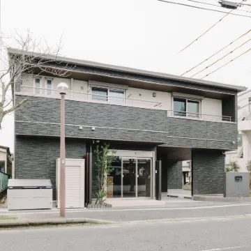 แกรนด์ เบส คาราสึเอกิมินามิ โรงแรมใกล้Nijino Matsubara