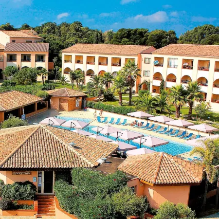 Vacancéole - Residence Sognu di Mare Отели в г. Лингуиццетта