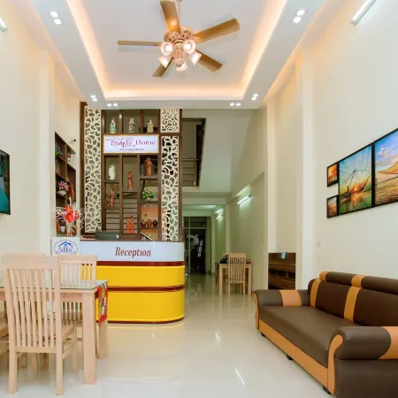 Friendly Home Hotel Отели рядом с достопримечательностью «Гора Нон Нуок»