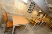 Paulos Valletta - พร้อมอาหารเช้า