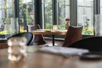Boutique Hotel Herbergh Amsterdam Airport Free Parking - breakfast