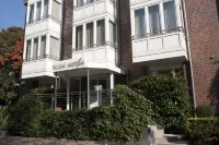 Entrée Groß Borstel Garni Hotel Hotels in Groß Borstel