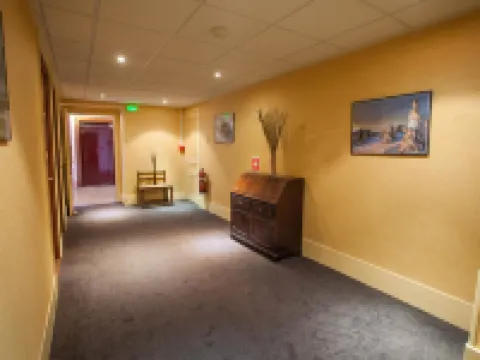 Hôtel Terminus - Pizzeria Pizz'a Gogo - Salle de Sport - Face à la Gare Hotels in Jura