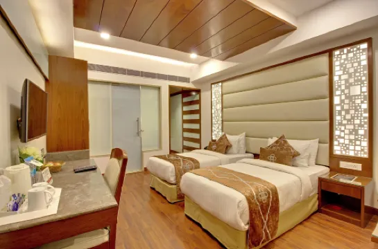 Hotel Swaran Palace