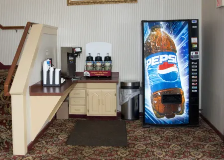 Hampton Falls Inn Отели в г. Сибрук