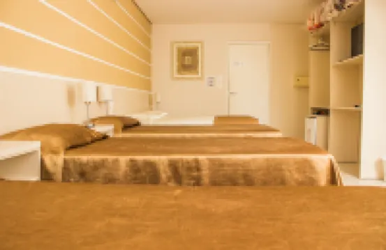 โรงแรมและเฮาส์ปักษาคาตาราตัส โรงแรมใน