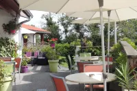 Auberge Denena Logis Hôtels à : Salies-de-Béarn