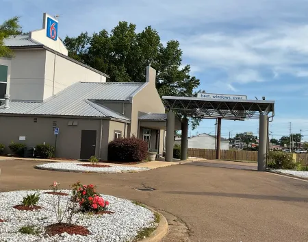Motel 6 Pearl, MS - Jackson Airport