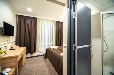 Mildom City Hotel Отели рядом с достопримечательностью «Никольский Собор»