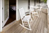 Equinox Inn at Canyon Lake Hotels in Canyon Lake