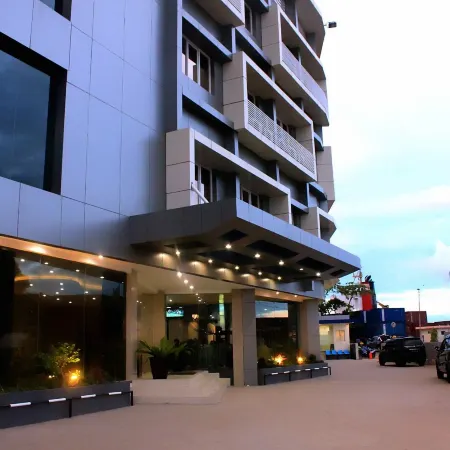 Marina Mamberamo Hotel Отели в г. Соронг