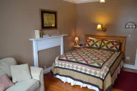 Dowds Country Inn Hotels in Lyme