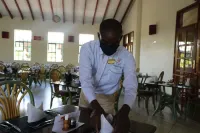 Maanzoni Lodge - breakfast