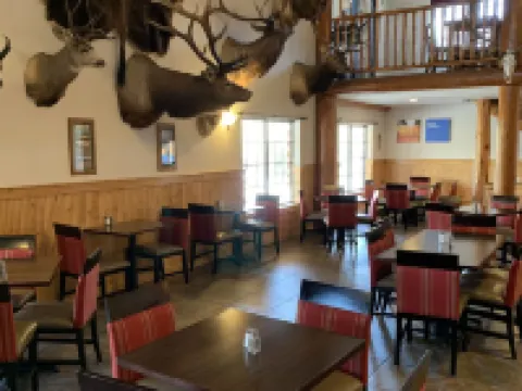 The Antler Lodge - Gardiner Hotels in Gardiner