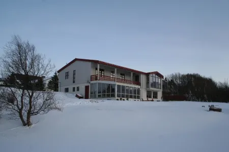 Stóra-Mörk Guesthouse Отели рядом с достопримечательностью «Сельяландсфосс»