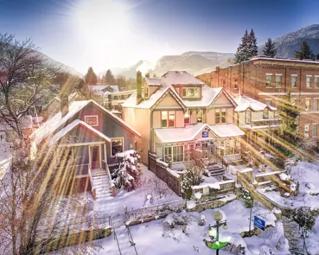 Cloudside Hotel Hotels in Central Kootenay