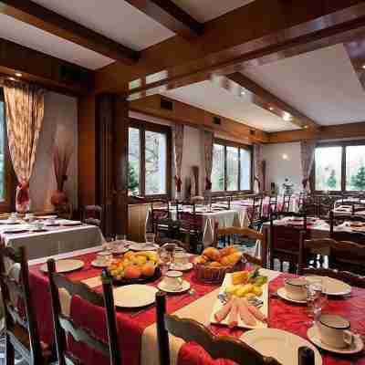 Hôtel la Vallée Dining/Meeting Rooms