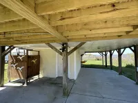 선셋 베이, 탑세일 리얼티