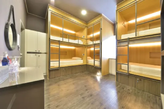 With U Hotel & Guesthouse Hotels near Daepo Port