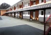 Canberra Lyneham Motor Inn Hotels in Уотсон