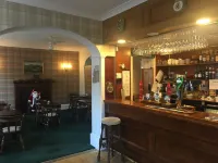 George and Abbotsford - bar