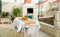 Ratac Apartments Bol - Layanan Antar-Jemput