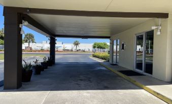 Driftwood Inn - Lake City