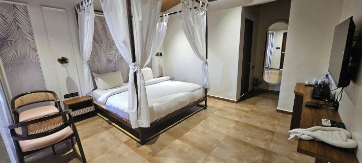 RiverView Tent Resort Hotels in Narmada