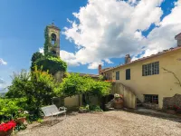 Cosy Farmhouse in Bacchereto with Swimming Pool