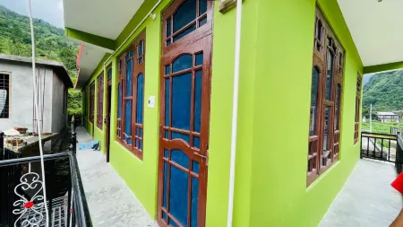 JIYAHA WATERFALL AND SNOW VIEW Homestay