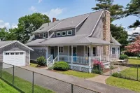 Waterfront Amazing views - private access to Parkwood beach Hotels near L.L.Bean