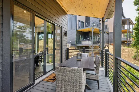 Private Pool, Dog Friendly, Theater, Game Room!