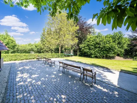 Atmospheric Country House in Asten on a Golf Course Отели в г. Астен