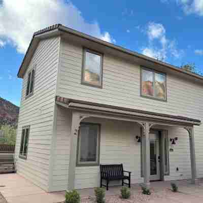 Cottages at Worthington Gallery Hotel Exterior