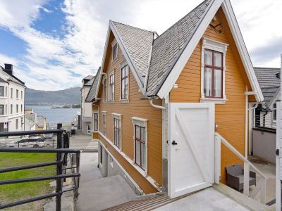 Cozy 1-Bedroom Apartment in Ålesund's Heart