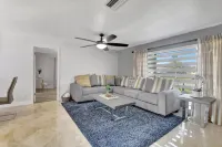 Boca Beauty - Stylish Home with Pool 3 Bedroom Home by RedAwning