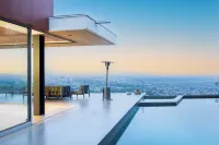 Hollywood Overlook by Avantstay Private Pool + Hot Tub Panoramic Views