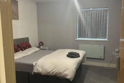 Cosy Central Home - Sleeps 5 Free Parking & Patio Hotels in Браунстон Таун