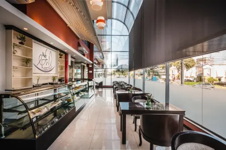 Nobility Grand Hotel Отели рядом с достопримечательностью «Complejo Arqueologico Mateo Salado»