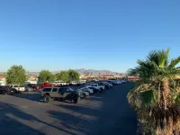 Days Inn by Wyndham Lake Havasu - Motels