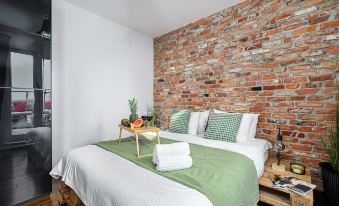 Lumina 3-room apart with large terrace