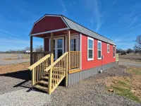 Redbud Tiny Home Resort Hotel di Vinita