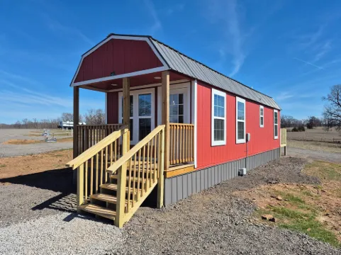 Redbud Tiny Home Resort Hotels in Craig County