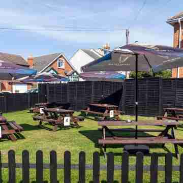 The Old Castle Hotel Hotel Exterior