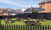 The Old Castle Hotel Hotels near Everlasting Stone Circle