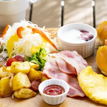 Yenns Marina Inn Mercy